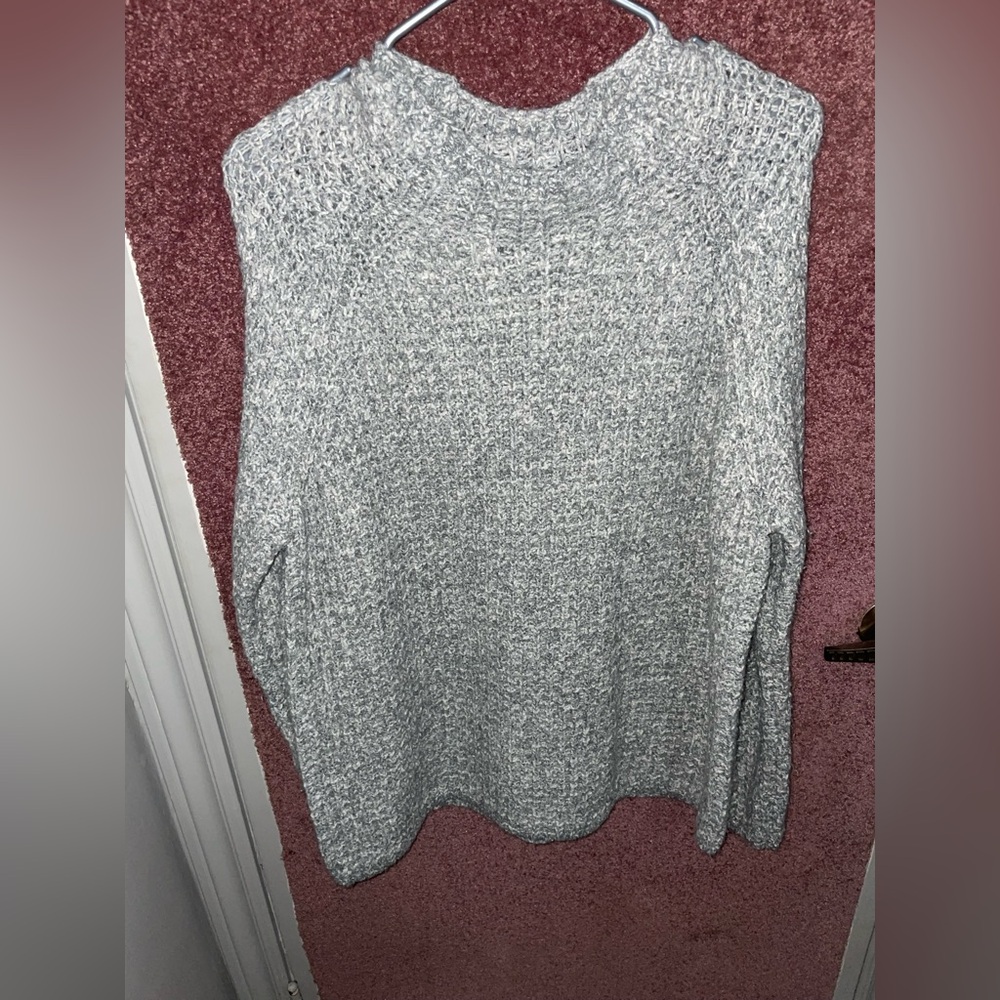 Denver Hayes Light Gray Women's Crewneck Sweater